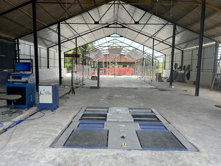 Contrôle technique 5 en 1 : rouleaux de freinage, suspension, charge par essieu, plaques de ripage, contrôle de vitesse, contrôle des phares