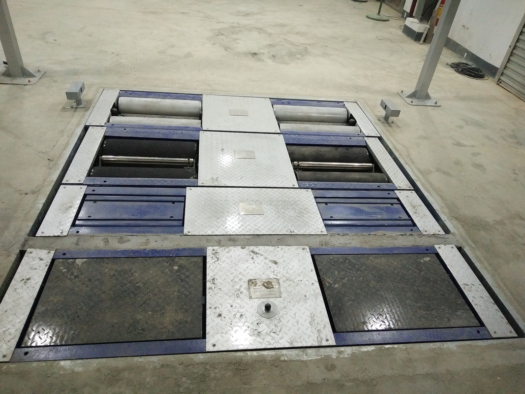 Testeur de freinage à rouleaux 5 en 1 avec charge maximale sur l'essieu de 4000 kg, glissement latéral à double plaque et ordinateur de contrôle industriel pour la ligne d'essai du véhicule