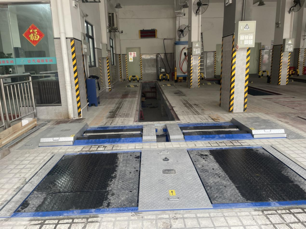 Équipement d'inspection du véhicule CTFZ-15JZ Testeur de frein à rouleaux de type contre-forces Testeur de frein automobile avec ascenseur