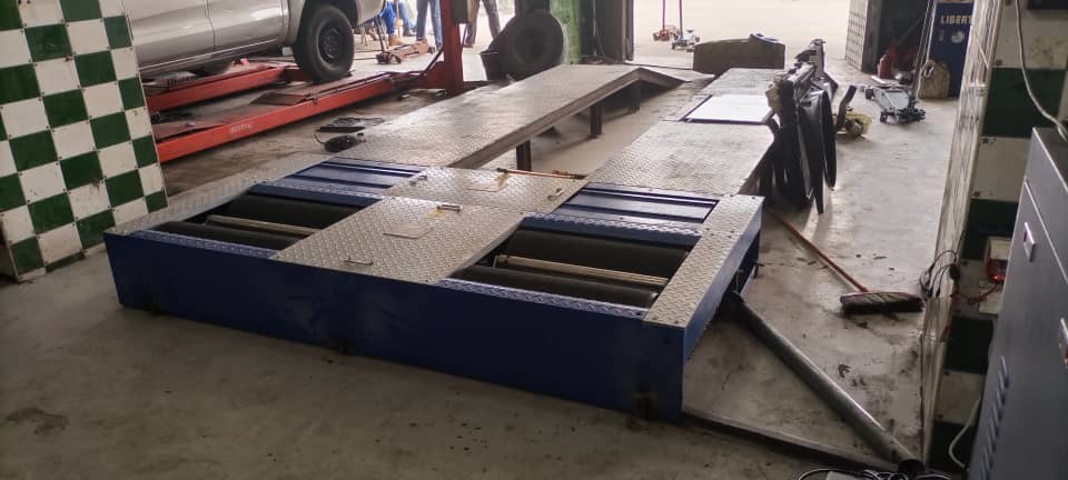 CTGT-3-4 Ligne d'essai du véhicule à rouleaux 4 en 1 Testeur de frein à rouleaux avec charge d'essieu Testeur de glissement latéral à plaque unique Teste de suspension