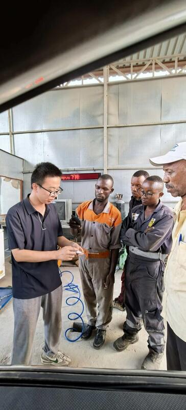 Testeur de frein à rouleaux 5 en 1 de marque Cartesy Kenya avec 4000 kg Testeur de suspension du vitomètre à glissement latéral de charge d'essieu