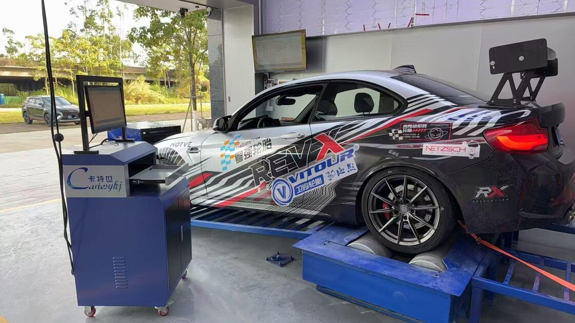 Dynamomètre de châssis de véhicule de charge de 4 t avec une puissance d'absorption maximale de 160 kW et une charge maximale sur l'essieu de 3000 kg pour les essais de performance automobile