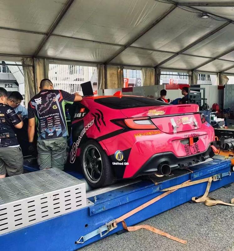 Dynamomètre de châssis de véhicule de charge de 4 t avec une puissance d'absorption maximale de 160 kW et une charge maximale sur l'essieu de 3000 kg pour les essais de performance automobile