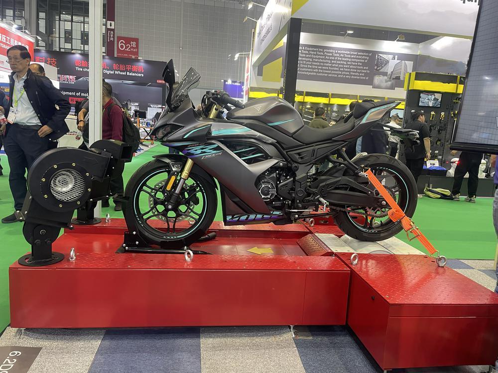 2 roues Motocycle Chassis testeur de dynamomètre testeur de vitesse testeur de frein à rouleaux testeur de frein à rouleaux banc d'essai intégré
